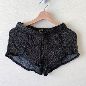 Ecoté Beach Patterned Short XS